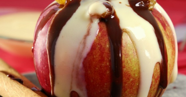 Mere coapte cu caramel si scortisoara