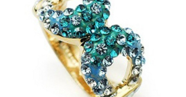 Concurs: Castiga un inel si un pandantiv Swarovski!