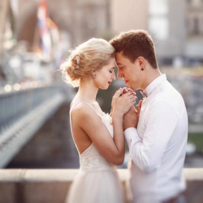 Gesturile unui barbat indragostit: descifreaza-le!