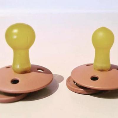 Când trebuie să schimbăm suzeta bebelușului?