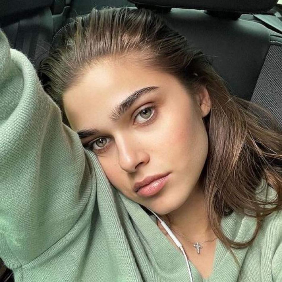 Cum se descurcă Theo Rose cu micuțul Sasha? Artista a angajat o bonă pentru fiul ei