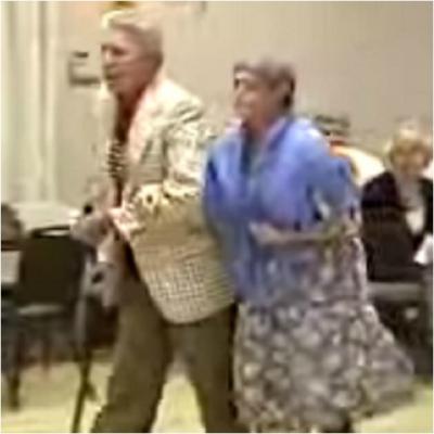 Video: Doi batranei au urcat pe ringul de dans. Dupa cateva secunde, toti cei aflati in sala ii aplaudau