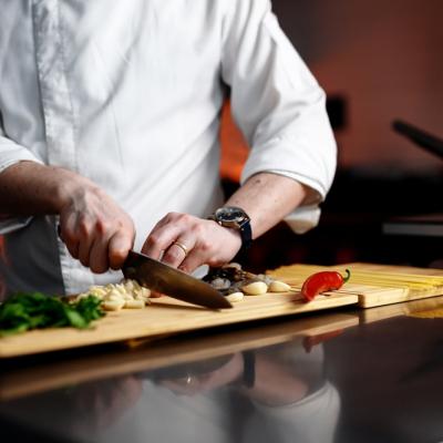 Noi tensiuni la Chefi la Cuțite: Eliminări în lanț în echipa mov. Cine părăsește competiția în această seară