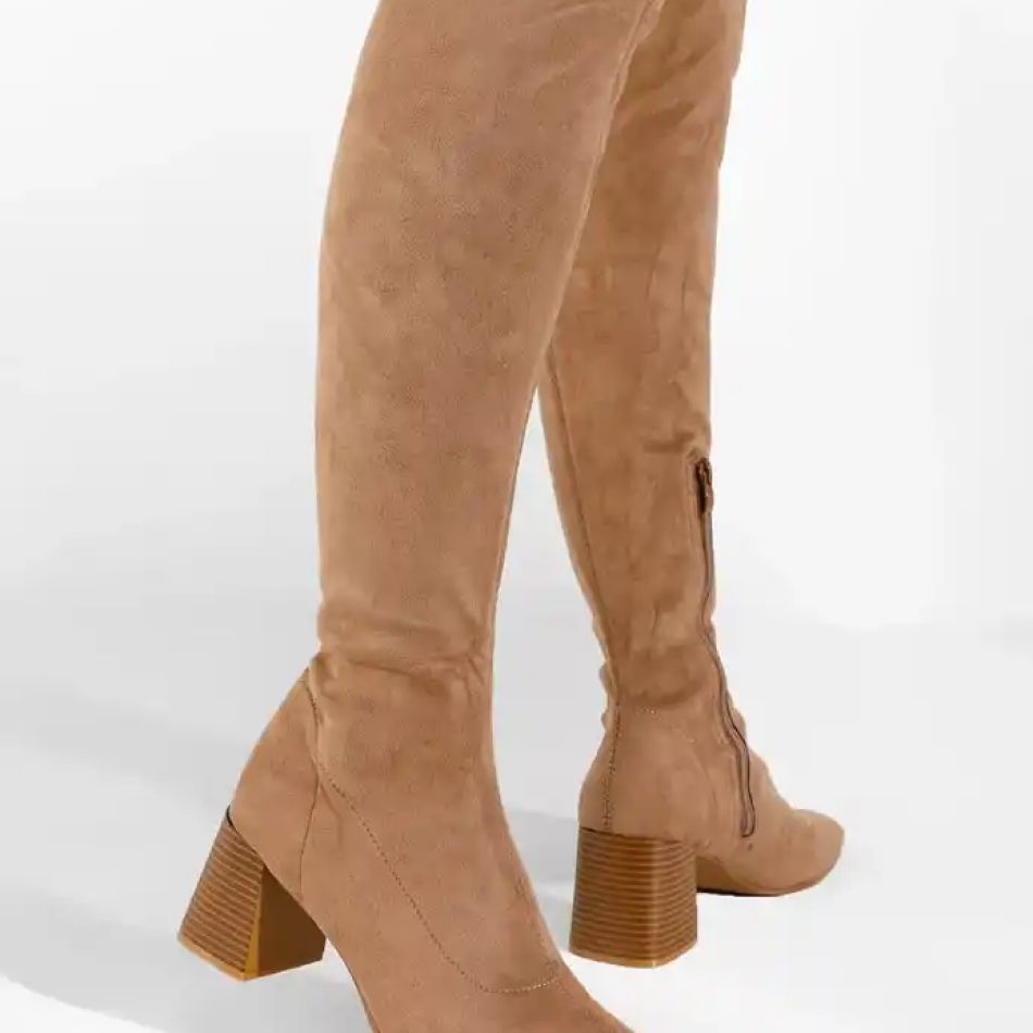 Vedetele sezonului rece: Cizmele lungi de damă