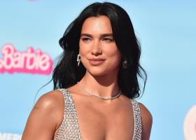Dua Lipa a spus DA! Artista confirmă logodna cu actorul Callum Turner
