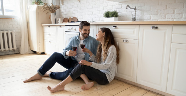 O întâlnire romantică pe săptămână și alte 3 sfaturi pentru o viață de cuplu fericită