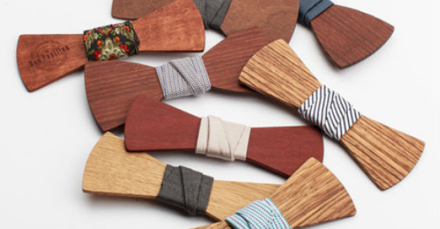 Papionul din lemn, file din poveste