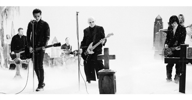 Yungblud și The Smashing Pumpkins lansează o nouă versiune a hitului 'Zombie'