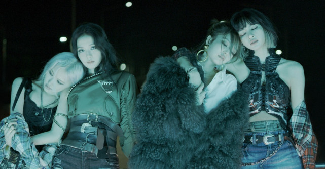 BLACKPINK lanseaza albumul The Album