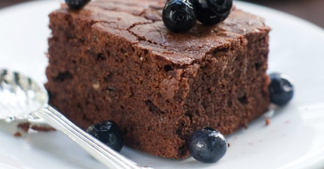 Reteta lunii: tort de ciocolata fara faina