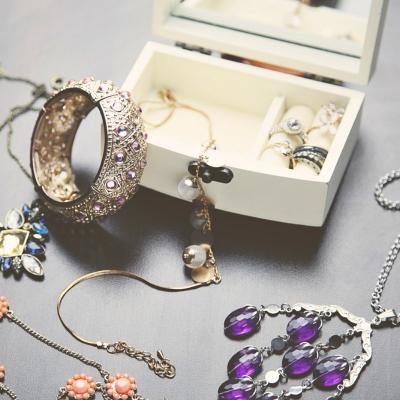 5 cutii de bijuterii pentru organizarea accesoriilor