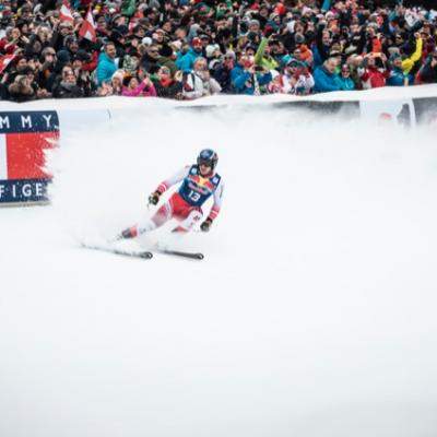 Tommy Hilfiger aduce trupa The Black Eyed Peas la Hahnenkamm Ski Races 2020