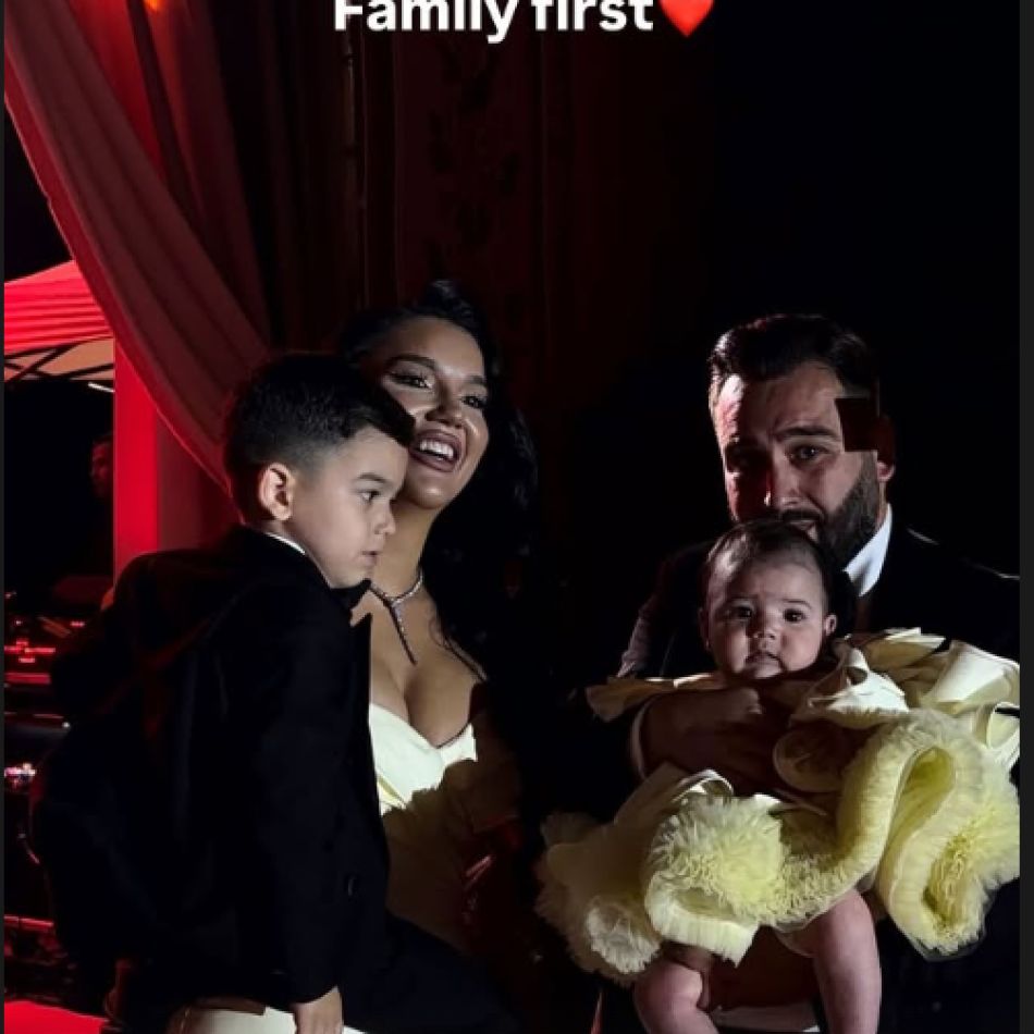 Larisa Udilă și Alexandru Ogică și-au botezat fetița, pe micuța Asia. Petrecere de poveste cu Andra și Theo Rose pe scenă