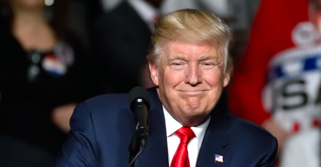 wall-street.ro: Trump: Țările sună să mă pupe în fund: «Vă rog, vă roog domnule să ajungem la o înțelegere»