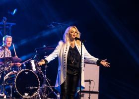 Bonnie Tyler, în comă indusă după o operație de urgență în Portugalia. Ce au transmis medicii și managerul artistei