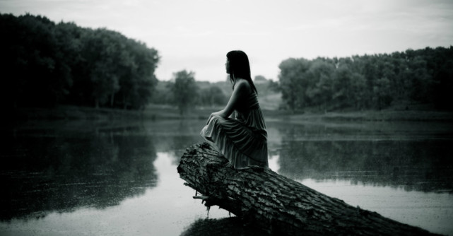 Treci printr-o criza existentiala? Este esential sa iti asculti corpul si mintea!