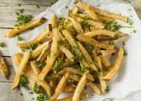 Ziua Mondială a Cartofilor Prăjiți: ce arată o analiză a 2.825 de rețete din restaurantele românești