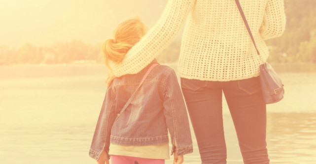 Daca ai crescut langa o mama stricta, s-ar putea sa te confrunti cu aceste 3 traume serioase