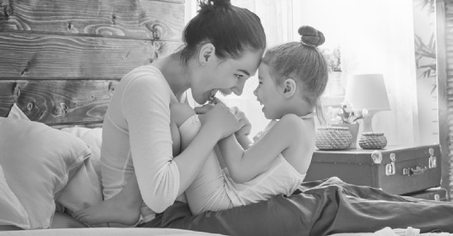 Copiii nu au nevoie de o mamă perfectă... ci de o mamă optimistă și cu sufletul plin de iubire pură