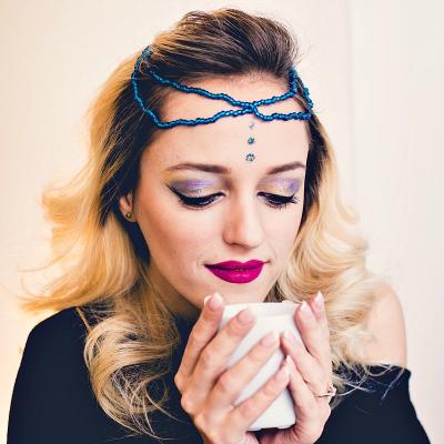 Astrologie: 7 secrete ale femeii Varsator care o fac extraordinara