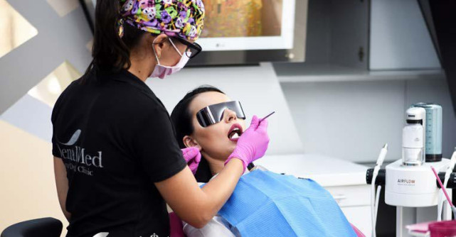 10 întrebări și răspunsuri despre detartrajul dentar