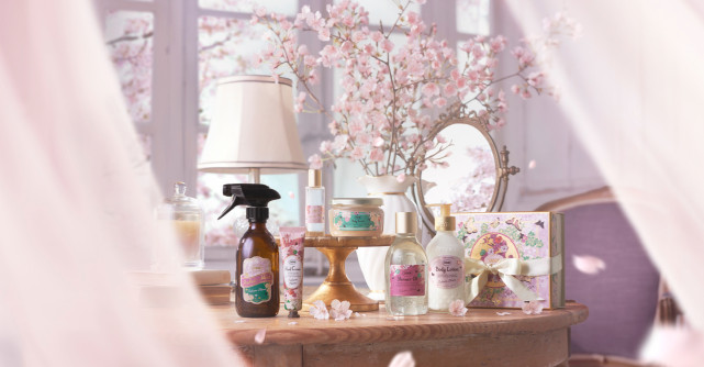 SAKURA BLOOM - Simte parfumul florilor de cireș!