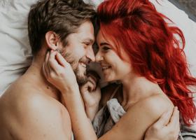 Prieteni cu beneficii: Ce inseamna si ce trebuie sa stii cand te implici