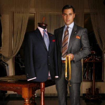 Ultima fita: Alexandru Ciucu creeaza costume cu fir de aur pur!