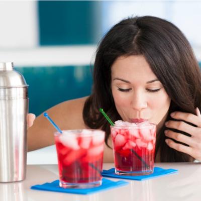 Nu ai nevoie de barman pentru cocktailuri: află cum poți prepara singură băuturi delicioase, acasă
