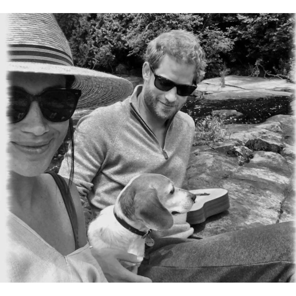 Admiratorii Casei Regale Britanice sunt convinși că Meghan Markle s-a deghizat și a participat la Încoronarea Regelui Charles