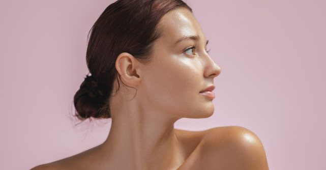 10 trucuri pentru a-ți face fața să pară mai subțire