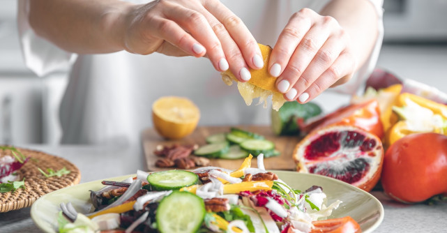 6 avantaje ale consumului de lămâie