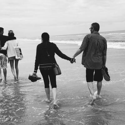 4 mituri despre relații care încă te țin singură