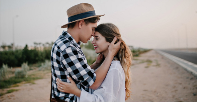 Astrologie: Semne ca e indragostit de tine in functie de zodia lui