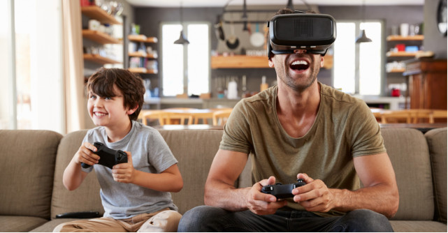 Familiile care se joacă mai mult sunt mai fericite