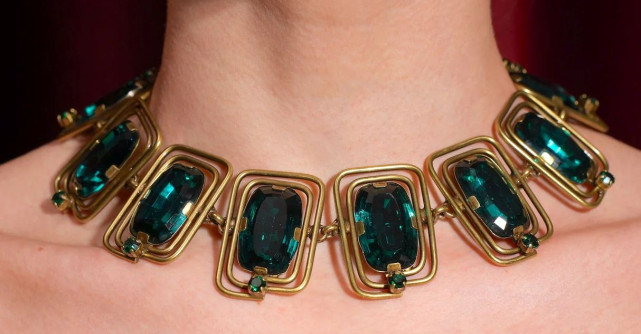 Cristale și perle – limbajul secret al eleganței