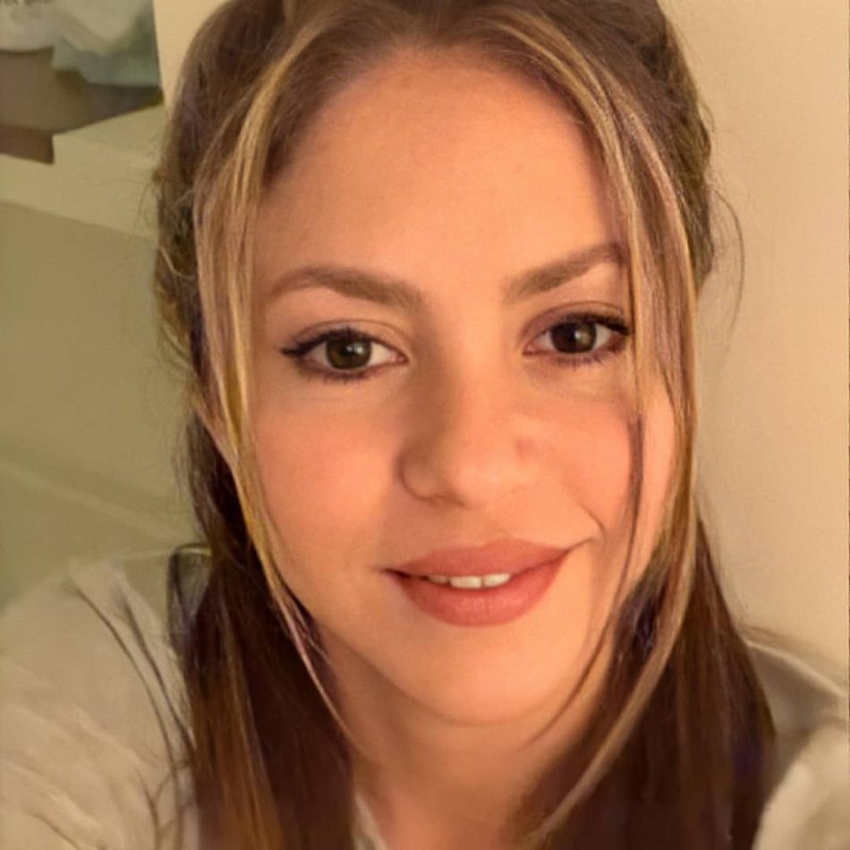 Shakira, apariție ravisantă la gala Premios Juventud în Puerto Rico. Artista a plecat acasă cu 8 premii