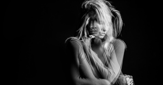 Ce este anxietatea sociala si ce trebuie sa faci pentru a te relaxa in prezenta oamenilor