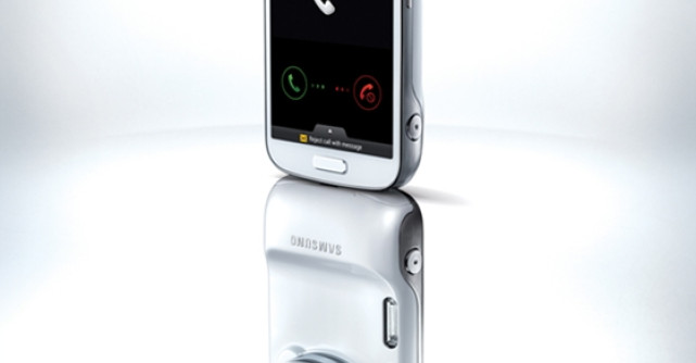 Samsung lanseaza GALAXY S4 zoom - primul smartphone care ofera zoom optic 10x, pentru fotografii perfecte