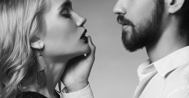 6 Semne ca te iubeste (desi nu iti spune)