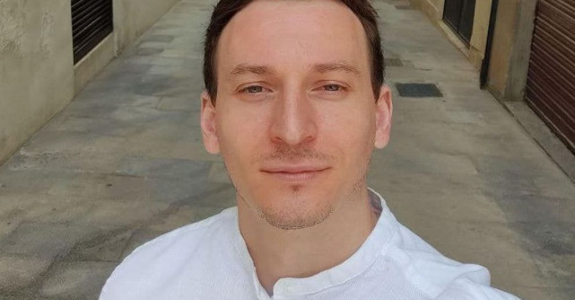 Denis Roabeș a fost chelner în Moscova. Ce alte meserii a mai încercat, înainte de a deveni celebru?