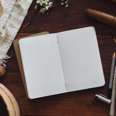 Cum sa incepi un nou capitol de succes in viata ta: 5 idei utile de journaling pentru toamna