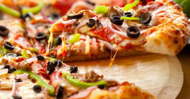 Video: Am mancat pizza gresit intreaga viata! Iata ce trebuie sa facem!