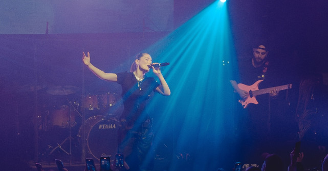 Minelli face senzație în America de Nord și anunță lansarea unui nou album - Mixed Feelings