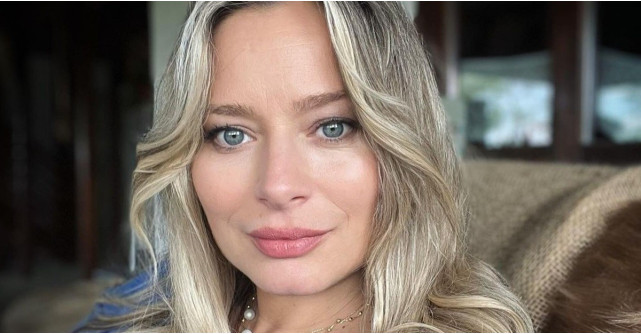 Cine e Laura Cosoi: actriță, mamă și influencer - tot ce trebuie să știi