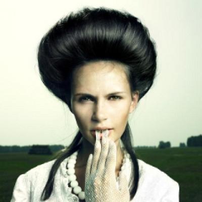 Rosul unghiilor, obisnuinta in stil inconstient