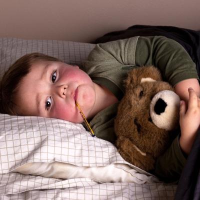 Boala obrajilor pălmuiți - Eritemul infecțios: cauze, simptome și tratament