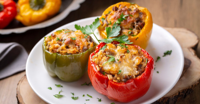 Câte calorii au ardeii umpluți? Este acest preparat indicat la dietă?