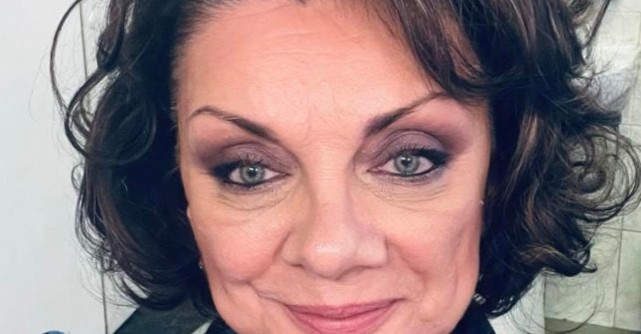 Carmen Tănase revine la teatru după plecarea de la Românii au talent. În ce spectacole poate fi văzută actrița în octombrie
