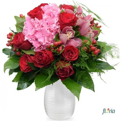 Buchete colorate si delicate de la Floria.ro pentru Alexandra si alti sarbatoriti pe 30 august